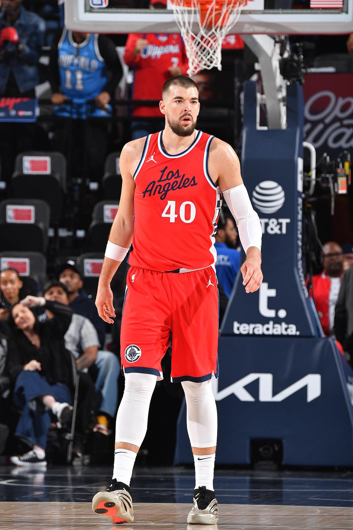 守第二阵容, 认为他是球