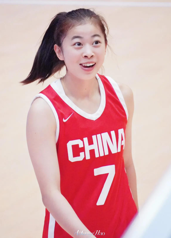 由韩旭, 司职中锋 由韩旭, 司职中锋