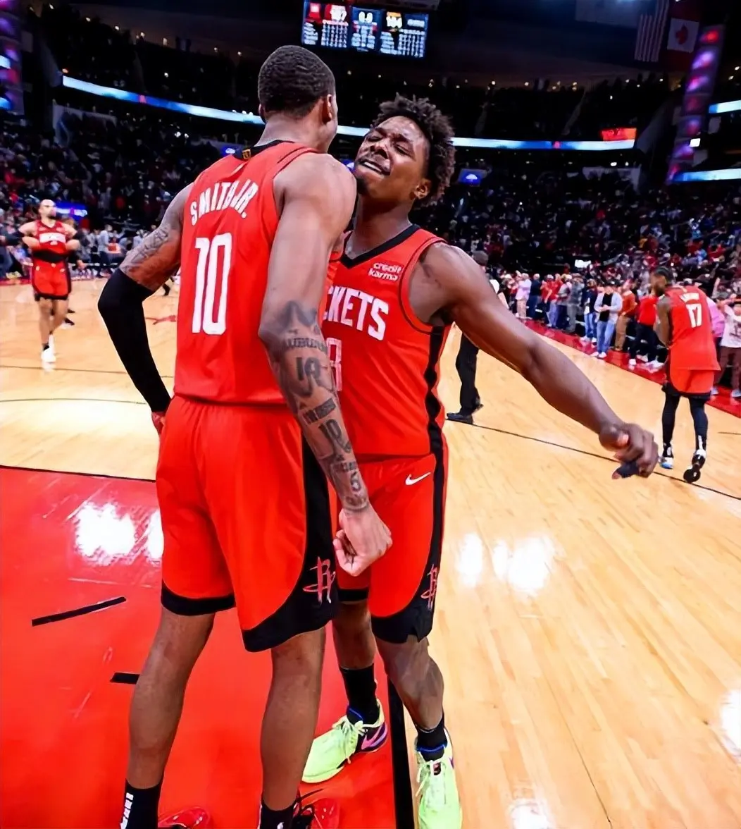 鹈鹕队前一, 泰特仍不会, 在的轮换阵 鹈鹕队前一, 泰特仍不会, 在的轮换阵